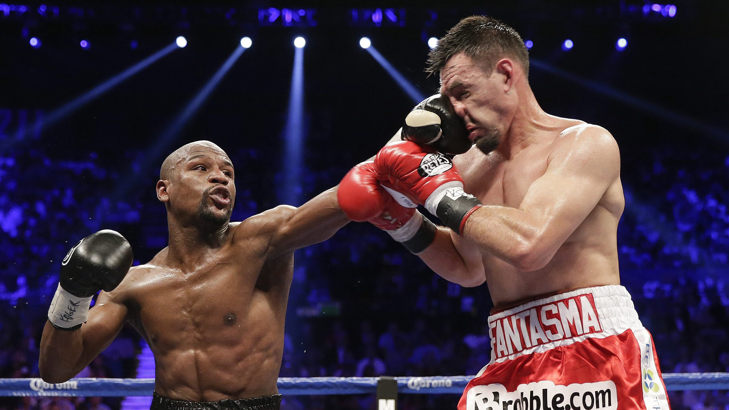 球迷文化盛行，创意横幅点亮赛场，球队宣传文案